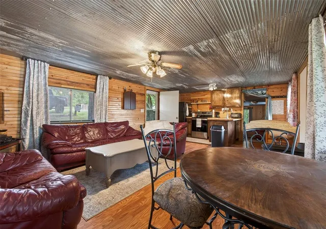 Homes for sale in Hinton, OK | 21360 E Tenth St, Hinton, OK 73064 | MLS# 1235326