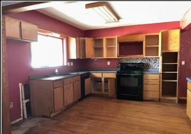 Photo 5 of Single family home for sale at 102 NE 5th Street, Moore, OK 73160 | MLS# 1235328 | Listing updated on 2026-09-02