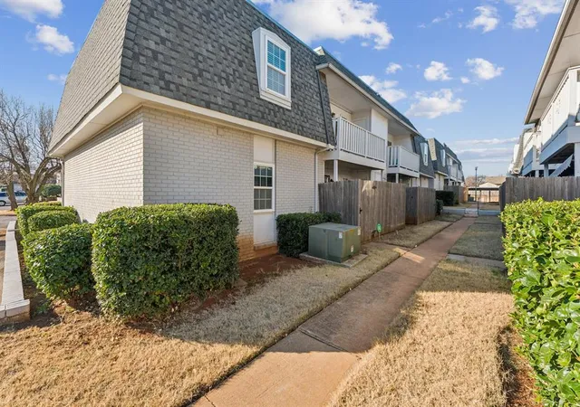 2nd image of 11419 N May Ave, Oklahoma City, OK 73120