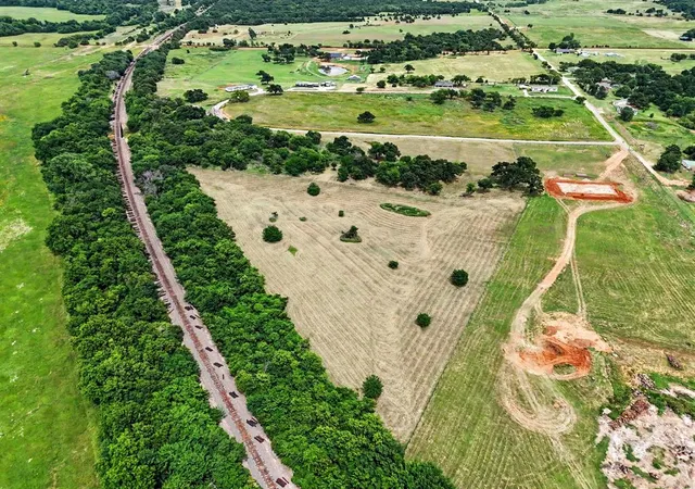 3rd image of 6256 Lake Breeze Dr, Guthrie, OK 73044 | MLS# 1235369