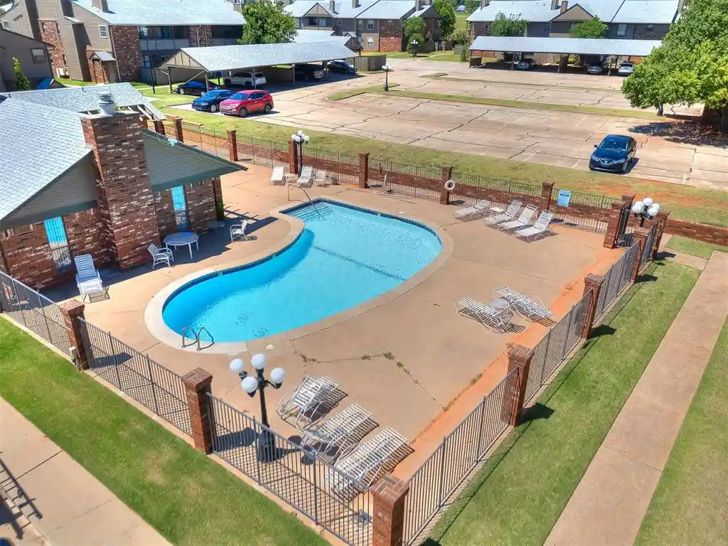 Listing Photo 19 - Condo for sale in 11421 Springhollow Rd located at 11421 Springhollow Rd, Oklahoma City, OK 73120 - Unit #1102