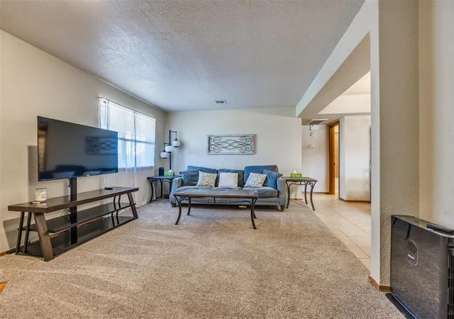 2nd image of 11421 Springhollow Rd #1102, Oklahoma City, OK 73120 | MLS# 1235372