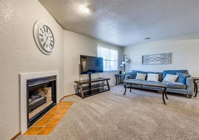 3rd image of 11421 Springhollow Rd #1102, Oklahoma City, OK 73120 | MLS# 1235372