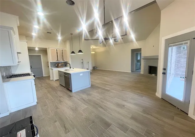 Photo 3 of Single family home for sale at 1901 Hamzas Ct, Yukon, OK 73099 | MLS# 1235400 | Listing updated on 2026-10-03