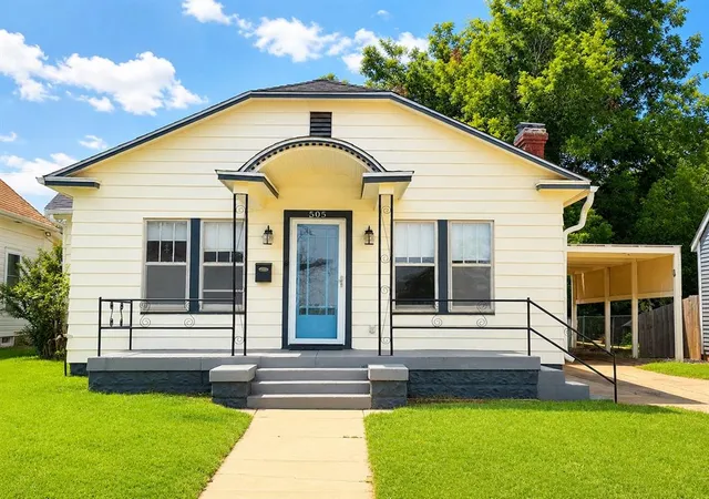 Homes for sale in Guthrie, OK | 505 N Park Pl, Guthrie, OK 73044 | MLS# 1235403