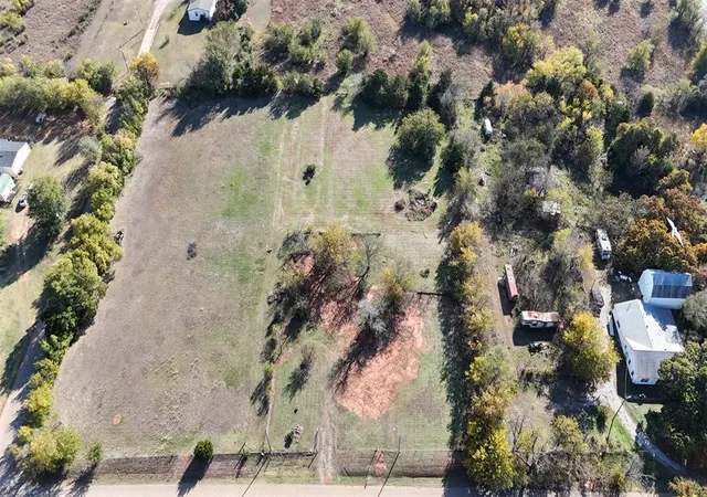 3rd image of 1609 E Roosevelt Ave, Guthrie, OK 73044 | MLS# 1235417