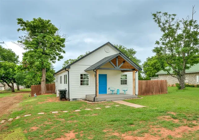 2nd image of 106 4th Street, Wellston, OK 74881 | MLS# 1235422