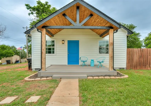 Photo 3 of Sale Pending at 106 4th Street, Wellston, OK 74881 | MLS# 1235422 | Listing updated on 2026-08-25