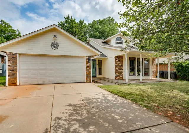 Photo 2 of Sale Pending at 1017 Nw 166th Terrace, Edmond, OK 73012 | MLS# 1235446 | Listing updated on 2026-09-20
