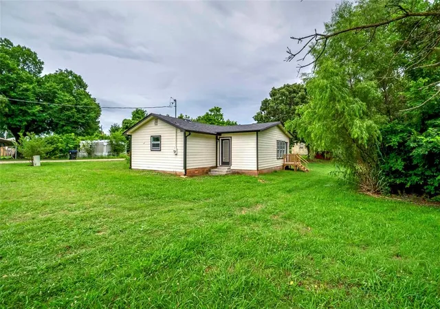 Homes for sale in Davenport, OK | 105 S Broadway, Davenport, OK 74026 | MLS# 1235451