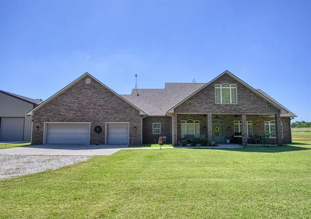 Homes for sale in Stratford, OK | 4001 County Road 1520, Stratford, OK 74872 | MLS# 1235461