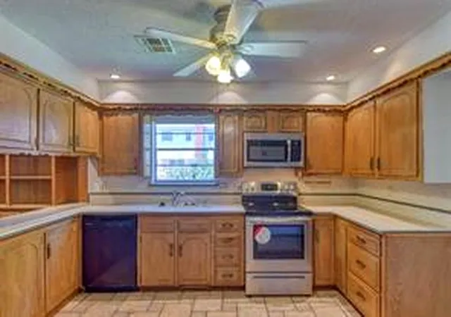 Photo 4 of Single family home for sale at 620 Terrace Pl, Norman, OK 73069 | MLS# 1235462 | Listing updated on 2026-08-31