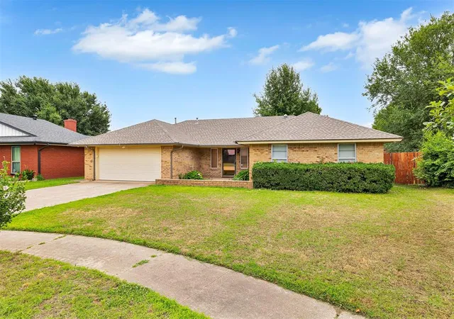 Homes for sale in Bethany, OK | 3114 N Wheeler Cirs, Bethany, OK 73008 | MLS# 1235472