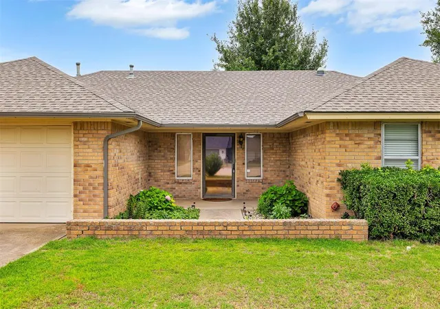 Homes for sale in Bethany, OK | 3114 N Wheeler Cirs, Bethany, OK 73008 | MLS# 1235472