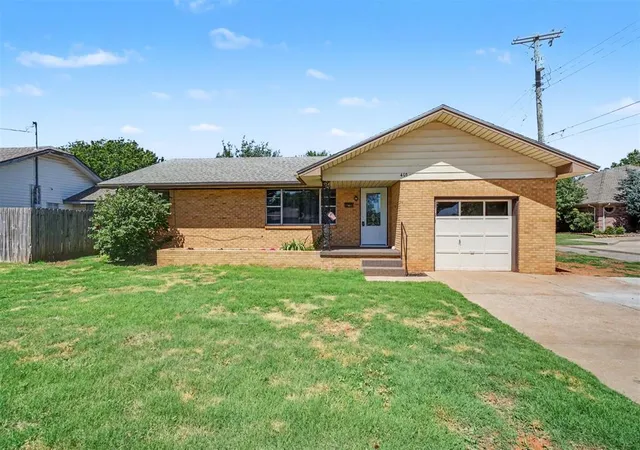 Homes for sale in Elk City, OK | 403 N Randall Ave, Elk City, OK 73644 | MLS# 1235486