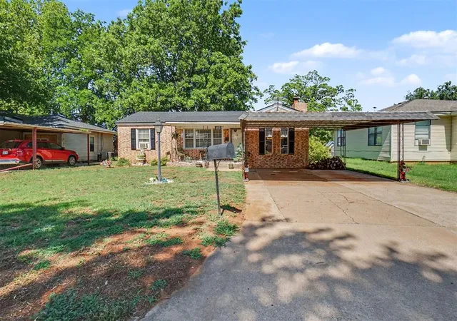 Homes for sale in Elk City, OK | 161 Blackburn Blvd, Elk City, OK 73644 | MLS# 1235491