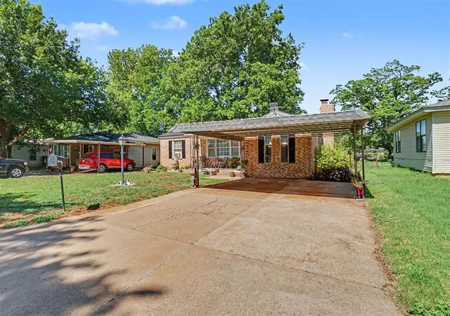 3rd image of 161 Blackburn Blvd, Elk City, OK 73644 | MLS# 1235491