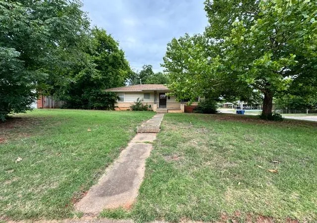 Homes for sale in The Village, OK | 10609 Whitehaven Rd, The Village, OK 73120 | MLS# 1235512