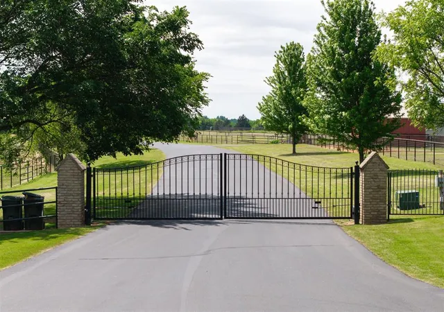 Photo 3 of Mansion for sale at 3150 W Waterloo Rd, Edmond, OK 73025 | MLS# 1235513 | Listing updated on 2026-08-14