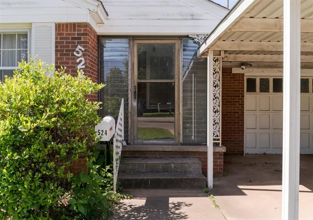 2nd image of 524 Sw 51st St, Oklahoma City, OK 73109 | MLS# 1235517