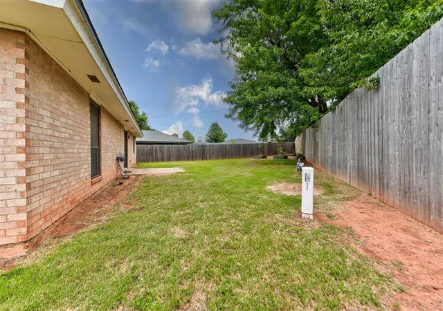 Homes for sale in Mustang, OK | 630 S Heights Dr, Mustang, OK 73064 | MLS# 1235529