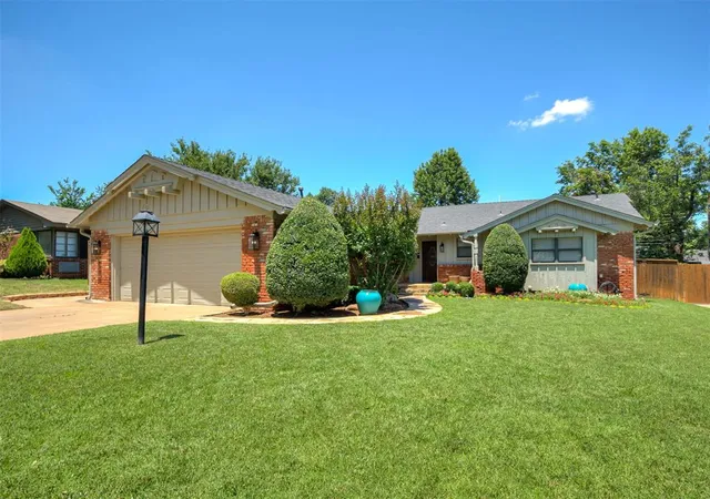 Homes for sale in Nichols Hills, OK | 2725 Warwick Dr, Nichols Hills, OK 73116 | MLS# 1235538