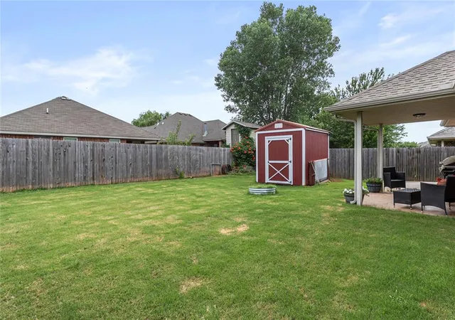 Homes for sale in Mustang, OK | 624 E Greenwood Ln, Mustang, OK 73064 | MLS# 1235555