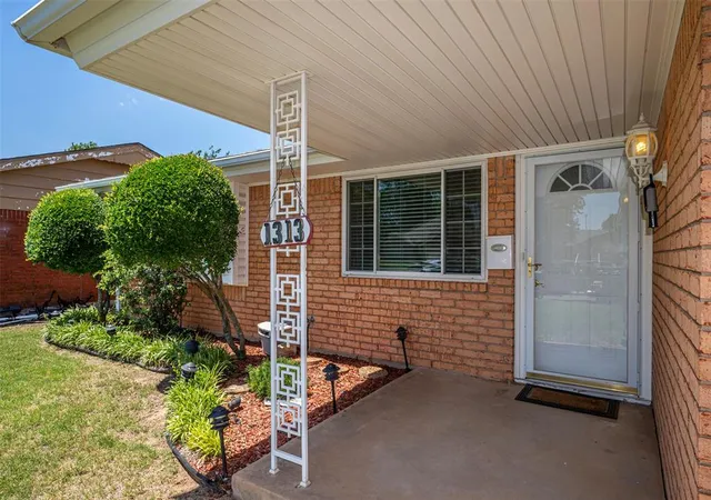 Homes for sale in Moore, OK | 1313 Regency Blvd, Moore, OK 73160 | MLS# 1235558