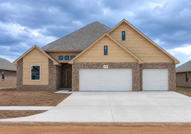 Photo 3 of Single family home for sale at 1210 Copper Ridge Cir, Piedmont, OK 73078 | MLS# 1235561 | Listing updated on 2026-08-10