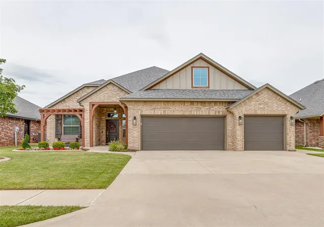 Homes for sale in Oklahoma City, OK | 16717 Aragon Ln, Oklahoma City, OK 73170 | MLS# 1235563