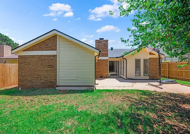 Homes for sale in Oklahoma City, OK | 12513 Fox Run Dr, Oklahoma City, OK 73142 | MLS# 1235594