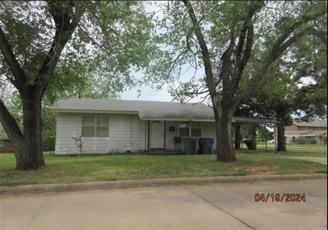 8th image of 224 N Blackwelder Ave, Edmond, OK 73034 | MLS# 1235597