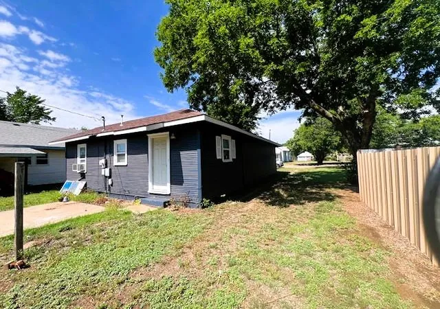 Homes for sale in Hobart, OK | 216 S Bailey St, Hobart, OK 73651 | MLS# 1235624