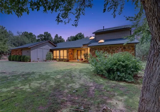 Photo 3 of Single family home for sale at 2620 Lost Trl Rd, Edmond, OK 73012 | MLS# 1235629 | Listing updated on 2026-09-03