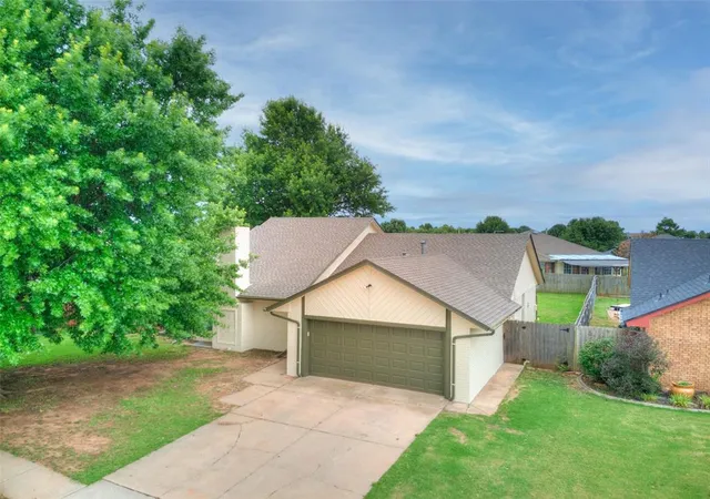Single family home for sale at 3128 SW 100th Place, Oklahoma City, OK 73159 | MLS# 1235631