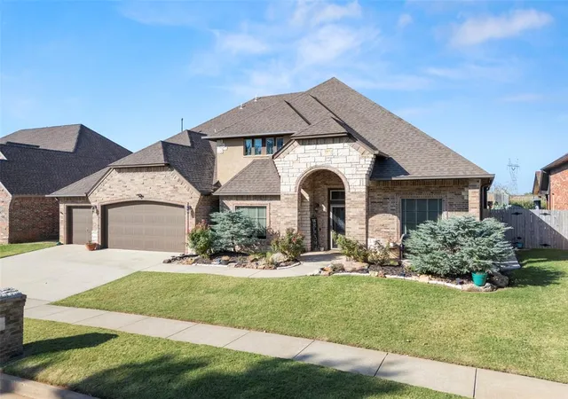 2nd image of 13313 Ambleside Dr, Yukon, OK 73099 | MLS# 1235635