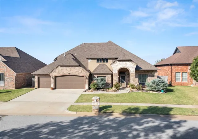 3rd image of 13313 Ambleside Dr, Yukon, OK 73099 | MLS# 1235635