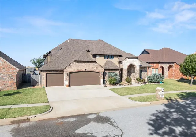 4th image of 13313 Ambleside Dr, Yukon, OK 73099 | MLS# 1235635