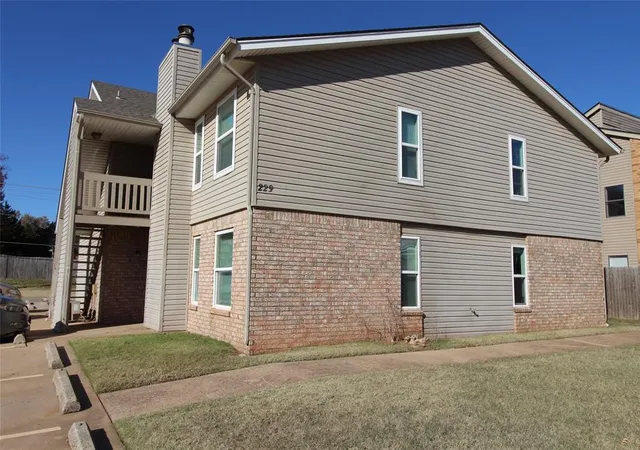 1st image of 229 Chalmette Dr, Norman, OK 73071 | MLS# 1235636
