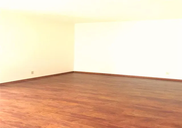 Listing Photo 2 - Condo for sale in building located at 229 Chalmette Dr, Norman, OK 73071 - Unit #
