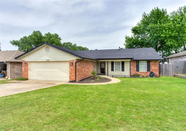 Homes for sale in Midwest City, OK | 1408 Nottoway Dr, Midwest City, OK 73130 | MLS# 1235640