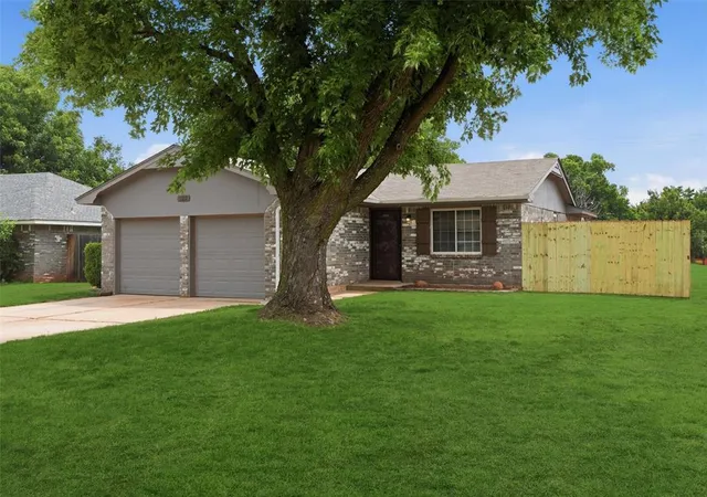 Homes for sale in Mustang, OK | 522 S Meadow Ln, Mustang, OK 73064 | MLS# 1235642