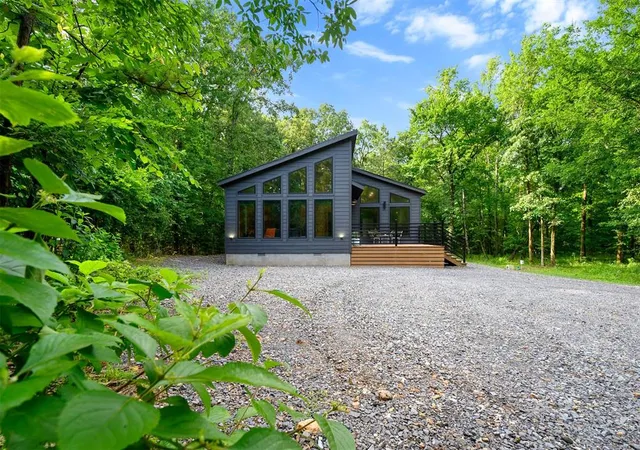 Photo 3 of Single family home for sale at 326 Sunrise Trl, Broken Bow, OK 74728 | MLS# 1235643 | Listing updated on 2026-07-13