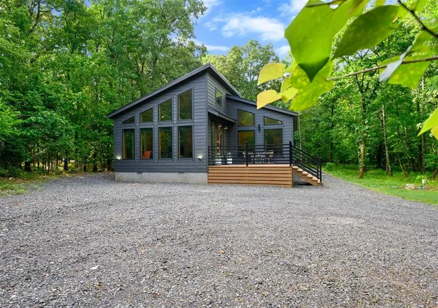 Photo 3 of Single family home for sale at 326 Sunrise Trl, Broken Bow, OK 74728 | MLS# 1235643 | Listing updated on 2026-09-28
