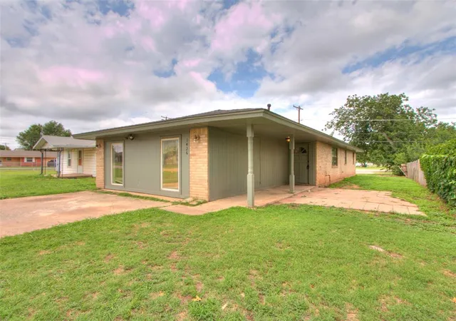 3rd image of 1426 W Watts St, El Reno, OK 73036 | MLS# 1235666