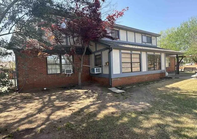 Photo 2 of Single family home for sale at 6105 Kingsbridge Dr, Oklahoma City, OK 73162 | MLS# 1235670 | Listing updated on 2026-09-02