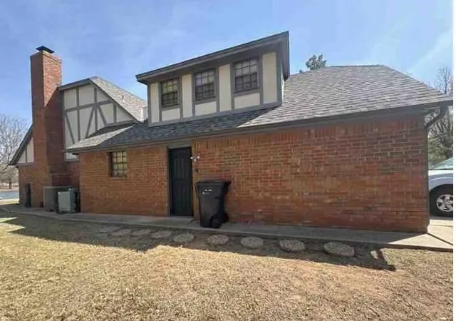 Photo 3 of Single family home for sale at 6105 Kingsbridge Dr, Oklahoma City, OK 73162 | MLS# 1235670 | Listing updated on 2026-09-28