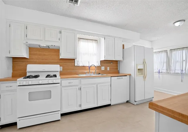 Photo 3 of Single family home for sale at 3129 Nw 44th Street, Oklahoma City, OK 73112 | MLS# 1235675 | Listing updated on 2026-09-02