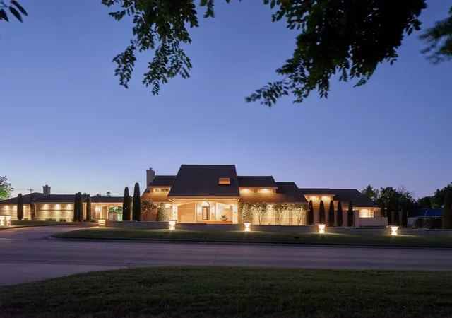 Homes for sale in Nichols Hills, OK | 1805 W Wilshire Blvd, Nichols Hills, OK 73116 | MLS# 1235677