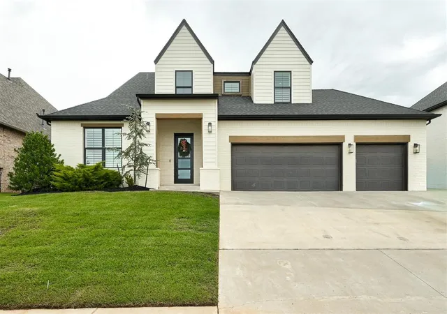 Photo 1 of Single family home for sale at 3916 Stone Hl Ln, Edmond, OK 73034 | MLS# 1235686 | Listing updated on 2026-09-27